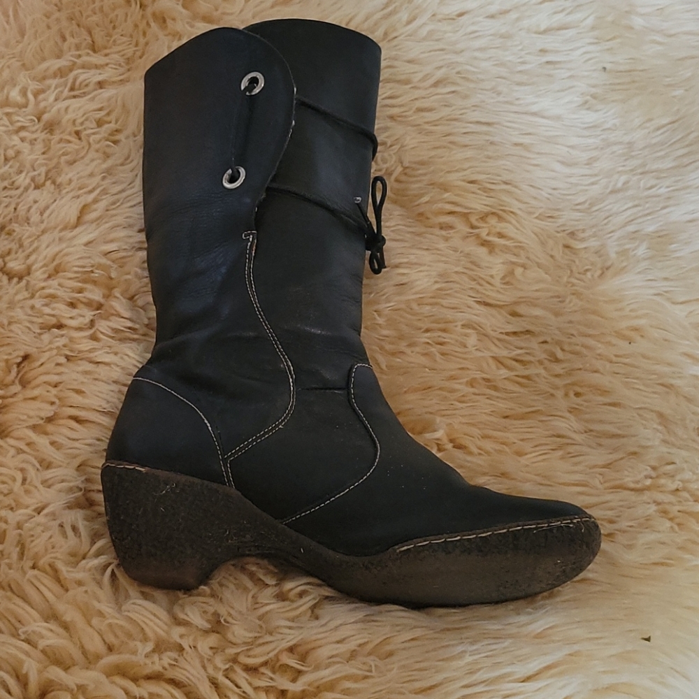 Pikolinos size 10 black leather boots. Fold down